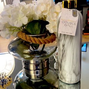 Double wall water bottle